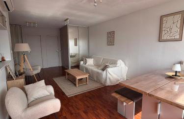 Cap Marina By L'Avenue - Vue XXL - Jacuzzi - Terrasse au bord de l'eau - Plein Sud - 2 chambres - Port Camargue - Foto 7