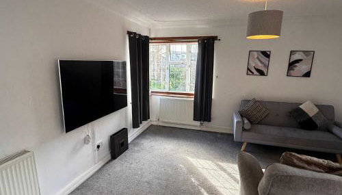 Large 4 Bed with Parking - Foto 4