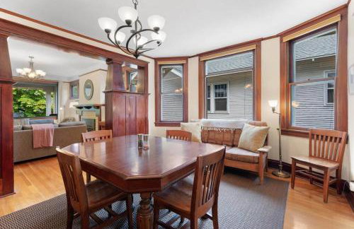 3BR Home Large Kitchen Mins To DwnTwn - Photo 13