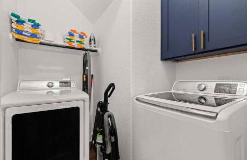 Pool-MovieTheater KING BED & 5 minutes to Alamodome - Foto 13