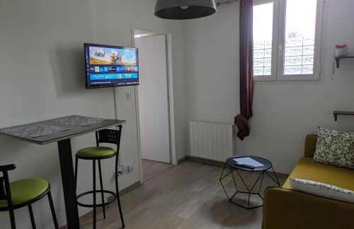 ROSE - Appartement entier tout confort et moderne Hyper centre d'ERNÉE - Foto 9