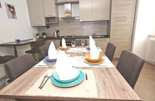 BELLAGIO DREAMS APT, pool, with private garden, near lake - Foto 10