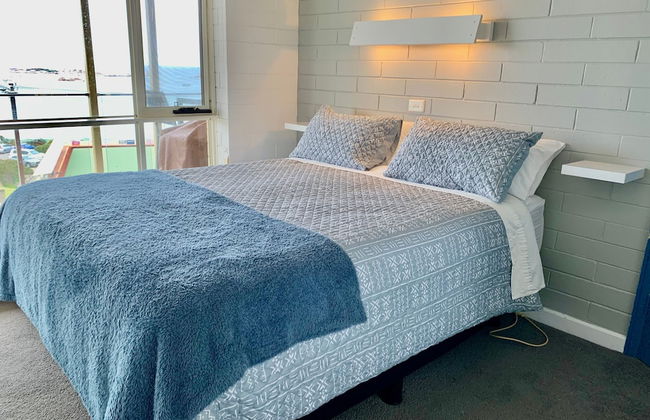 The Dolphins 7 - A View To Remember - Photo 5