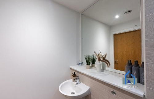 City Condo-Terrace-Gym-Games Room -Free Secure Parking- Manchester - Foto 15