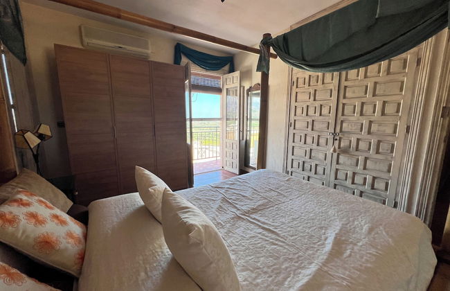 Cd-2102 · Three Bedroom Townhouse - Photo 3