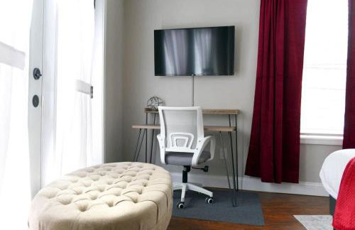 HostWise Stays - The Carnegie - Sauna, 1 Block from Butler St, Family Friendly - Foto 14