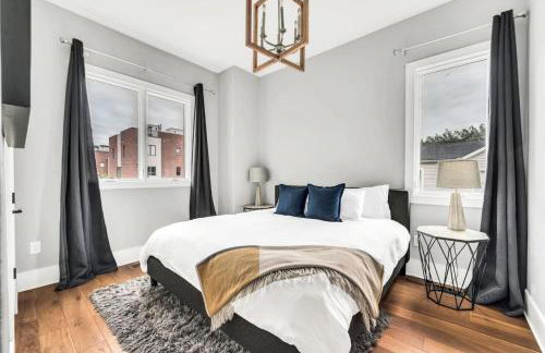 Luxury and Spacious Home with Private Garage and Fire Pit - Foto 18