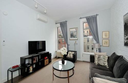 1BR GEM! Close to Central Park!, June To Aug 90 Days Stay Required - Foto 2