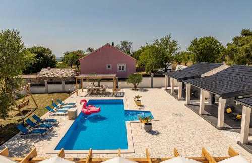 Unique Villa V with large pool - Photo 58