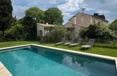 Le Mazet de la pointe dans les Alpilles avec piscine et jardin - Foto 30