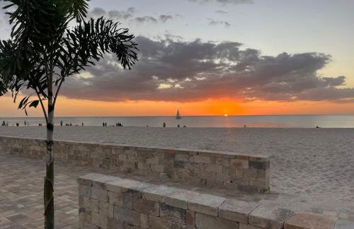 A Beach Retreat on Casey Key - Foto 1