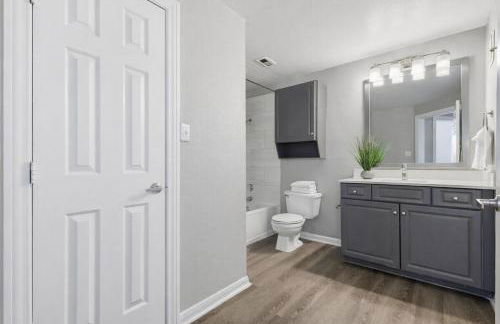 North Dallas 1BR Escape Modern Design Amenities - Photo 12