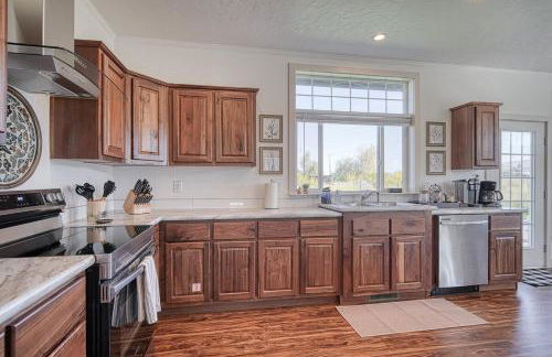 2 BR King Bed Hot Tub AC Near Jackson - Foto 12