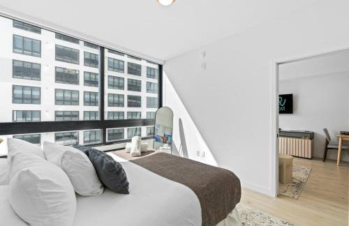 Prime Location Condo at District 225 Downtown - Foto 12