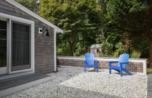 Gorgeous Renovation Walk to Water - Photo 30