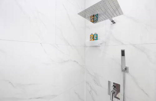 Modern & Spacious 4-Bedroom Home, Family & Contractor Friendly, Manchester - Foto 60