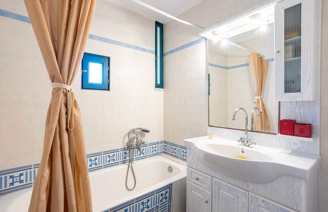 Beachfront Serenity - Petalidi s Moorea Gem - Foto 19