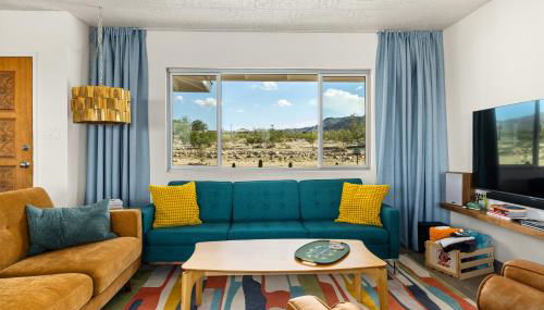 Mid Century Vibes - 2 Min to JTNP - Retro Dive Bar - View - Foto 3