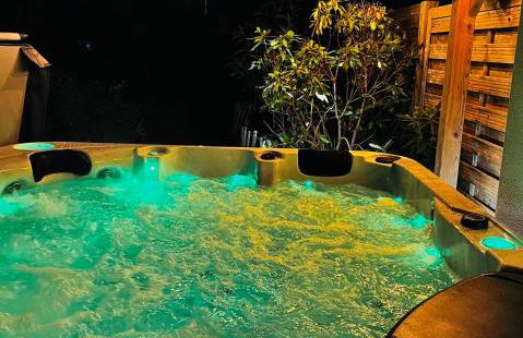 Villa 75m2 avec Piscine et Jacuzzi privés, Sauna et Home-Cinéma à 800m des Commodités - Photo 8