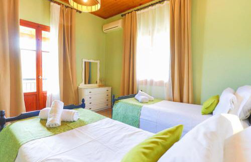 Cochelli Upper Pool Walk to beach AC WiFi - Foto 29