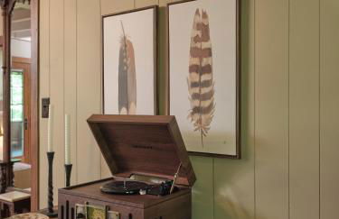 Luxuriously Restored Farm Cabin - Foto 10