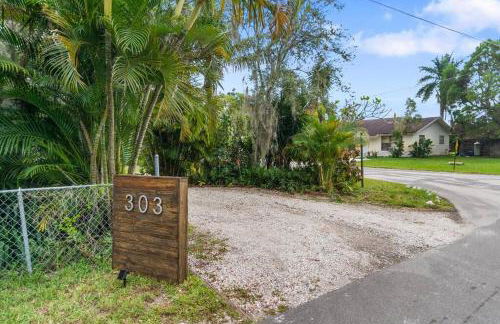 Tropical Oasis Located Near Lake With Pool and Hot Tub - Foto 73