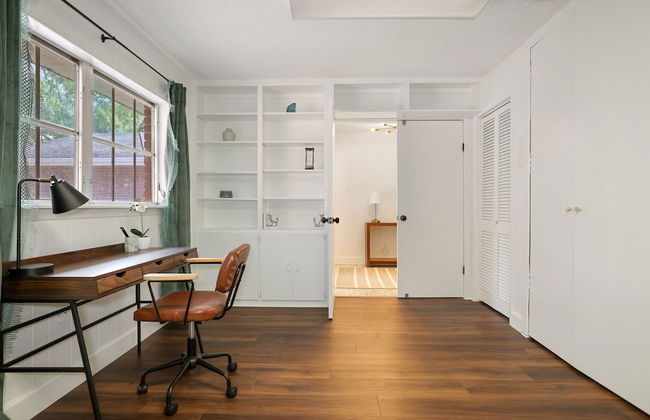 Golden Retreat: Expansive 6BR Home w Heated Pool ~ - Foto 29