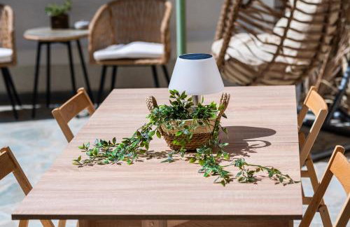 Central, Calm with Courtyard - Foto 18