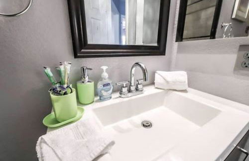 What you need A Hidden Gem in the Heart of Vegas - Foto 12