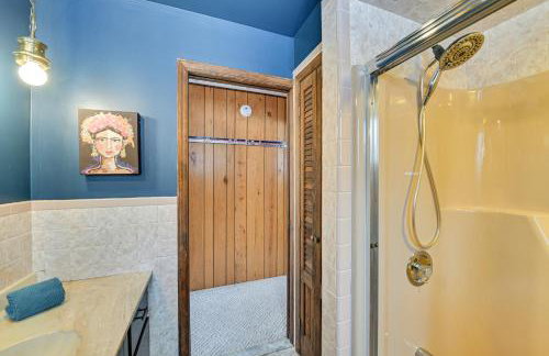 North Creek Chalet with Fire Pit Near Gore Mountain! - Foto 17