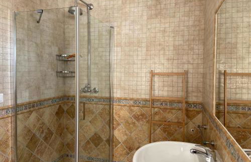 Spacious Villa with Exceptional Views in Malaga - Foto 34