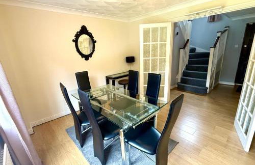 Big 6 bedroom house in Biddenham with 3 bathrooms - Foto 14