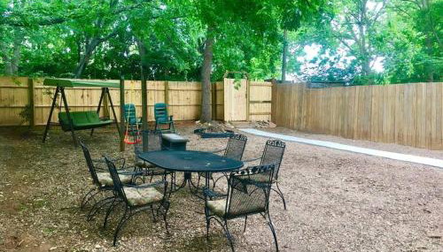 Family Friendly Downtown Home - Private Yard & Grill - Location, Location, Location! - Foto 4