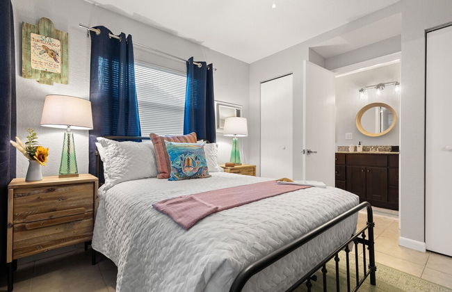 11350 Central Oasis 4BR Pool Home - Photo 12