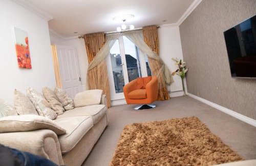 Broughton Haven 5 Beds House Free WiFi, Free parking, NETFLIX - Photo 12