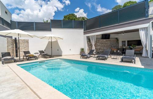 Villa Stella with 32 sqm private heated pool Jacuzzi Sauna Media room 3 bedrooms - Photo 11