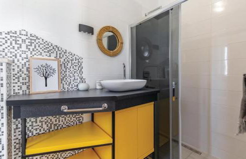 Amazing Home In Mihatovici - Foto 19