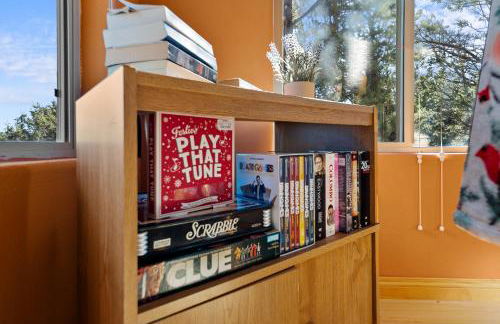 Breathtaking Cabin Backing the National Forest - Foto 18