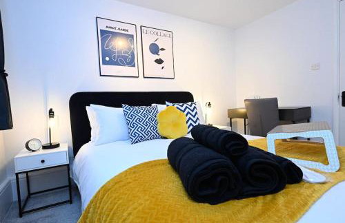 Luxury 2 Bed Maisonette with Parking Near Tube - Foto 3