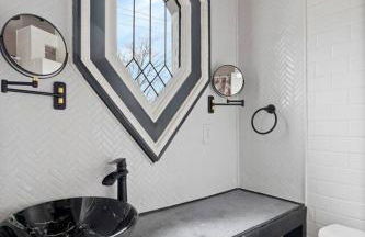 Bourbon Trail Duplex~ HOT TUB~ Walk to Downtown - Foto 16