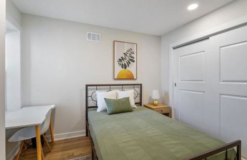Welcome to The Lux Collective a Spacious 5-Bedroom House close to Stadiums, Universities, Center City & more! - Foto 11