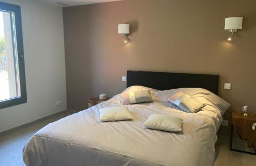 La Plaine aux Etoiles - Maison Individuelle avec Piscine Balnéo Privative et Jardin - Foto 16