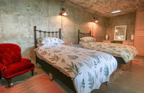 The Transmitter Bunker - Photo 17