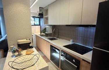 1Q Alto Padrão Asa Norte, Cozinha Completa, Home Office e Vista Verde - Foto 3