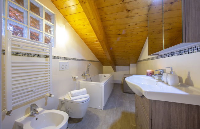 Como Lake Modern apartment Ulivi - Photo 18