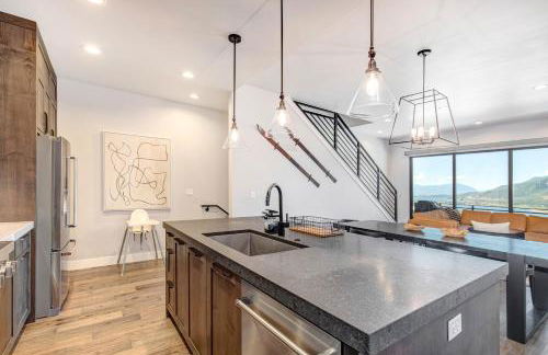 On Top of the Mountains - Full Townhome - Foto 15