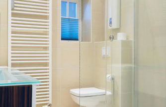 Wohnensemble mit 3 separaten Bereichen- 2 Küchen- 3 Badezimmer- 10 Personen- Garten- Parkplatz - Foto 24