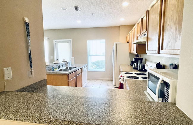 Lakeside Community, Pools, and More! - Photo 3