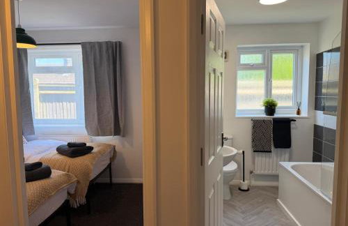 Gatwick 2 Bed Apartments Free Parking - Foto 35
