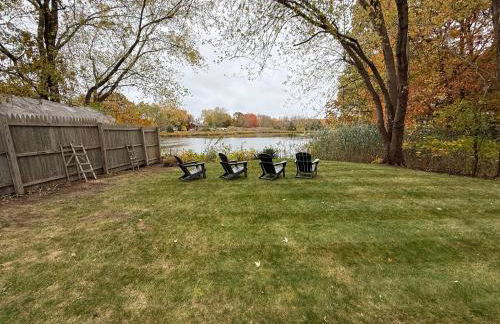 Cozy Waterfront Cottage - Sleeps 4 - Foto 28